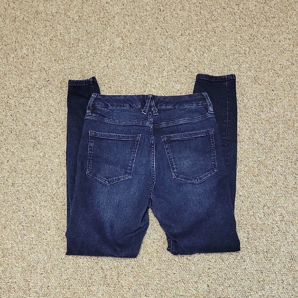 Good American Straight Leg Jeans Womens 6/28. Dark Wash - Picture 3 of 6